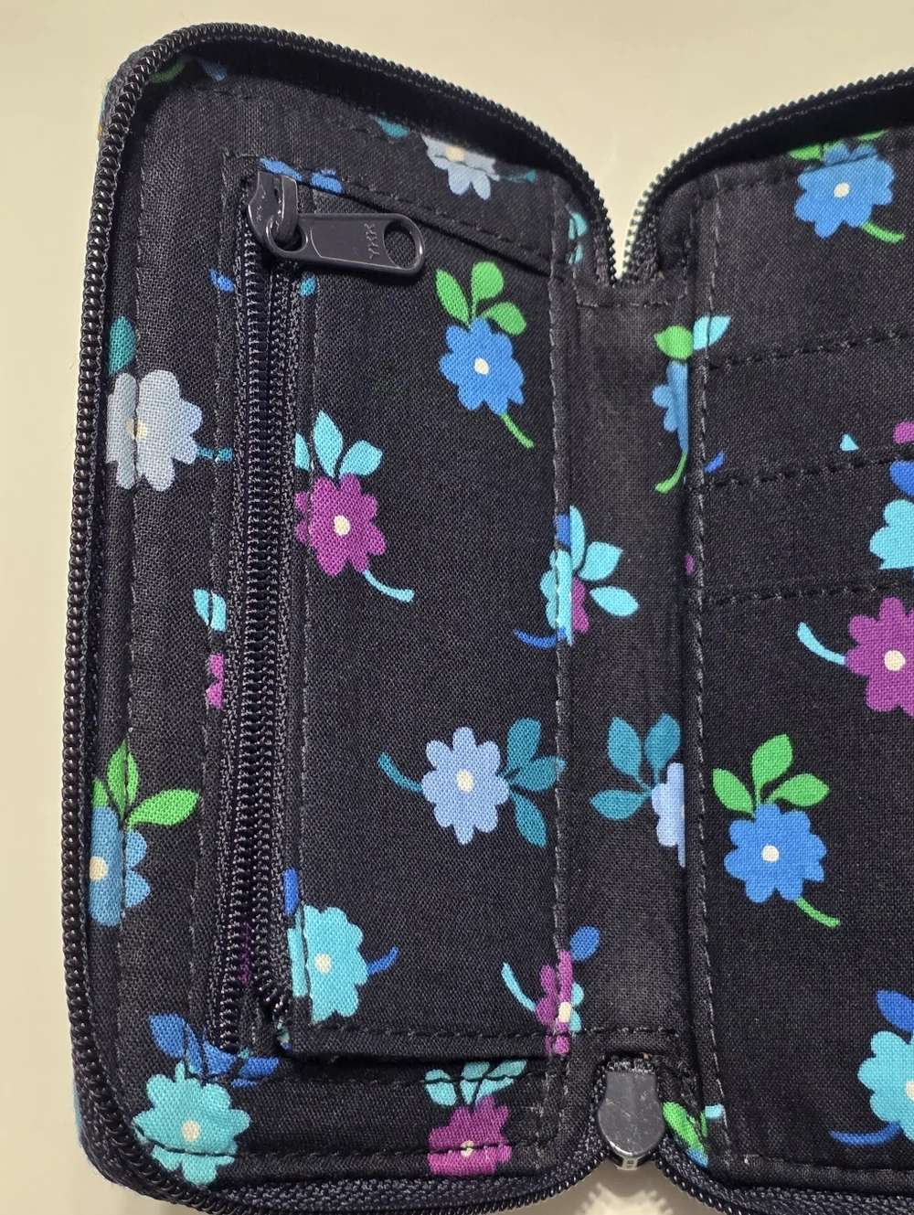 Vera Bradley Midnight Blues Pattern Iconic Zip ID Case Small Wallet Wristlet - Picture 5 of 7